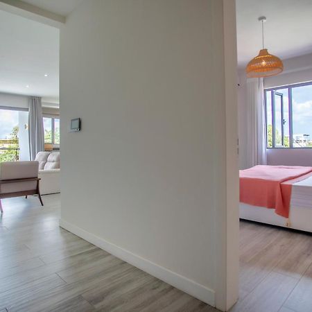 Mayfair Condo In Pereybere Pereybere Beach Екстериор снимка