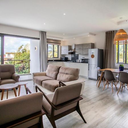 Mayfair Condo In Pereybere Pereybere Beach Екстериор снимка
