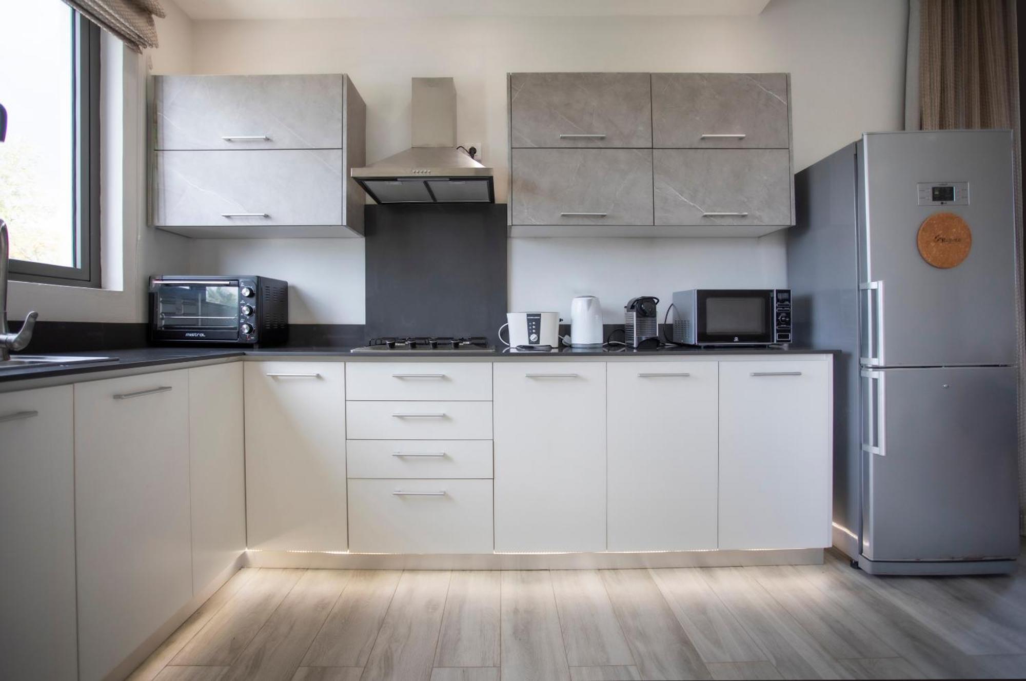 Mayfair Condo In Pereybere Pereybere Beach Екстериор снимка